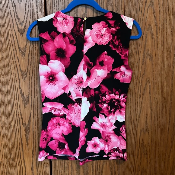 Calvin Klein blouse (sleeveless). - Picture 3 of 3